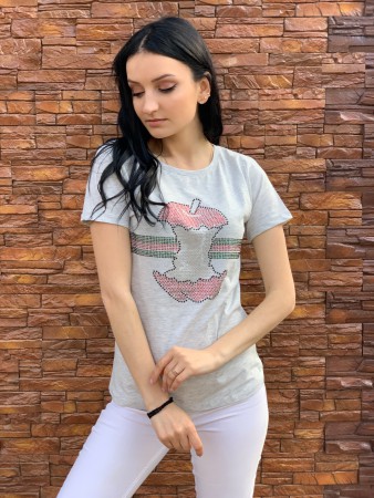 Женская стильная футболка в камнях