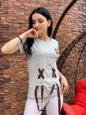 Женская стильная футболка в камнях