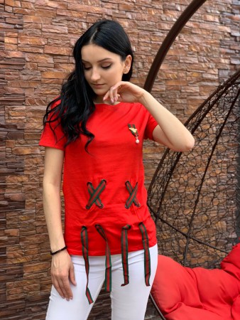Женская стильная футболка в камнях