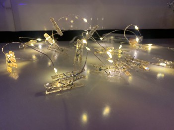  Светодиодная гирлянда LTL с прищепками для фото 16 led Warm White длина 2 метра на батарейках 2 шт AAA
