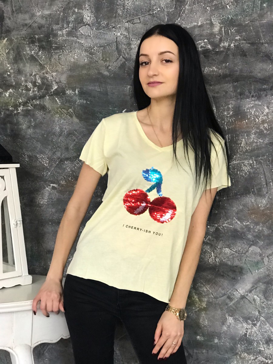Женская стильная футболка в пайетки 