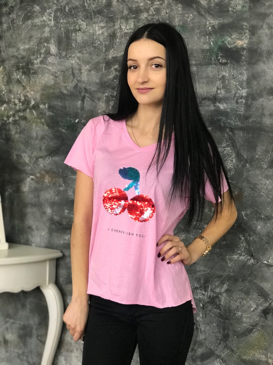 Женская стильная футболка в пайетки 