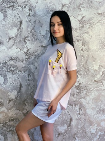Женская стильная футболка вышивка