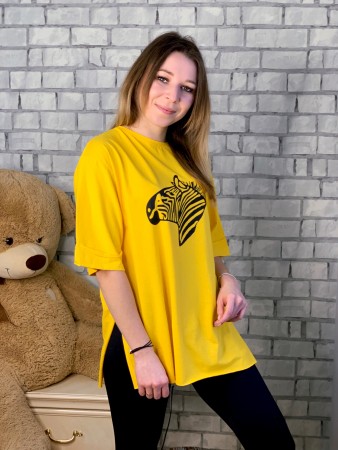 Женская стильная удлинённая футболка 