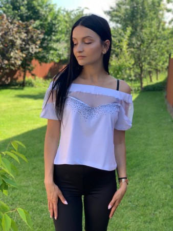 Женская стильная футболка в камнях