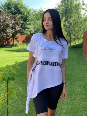 Женская стильная футболка в камнях