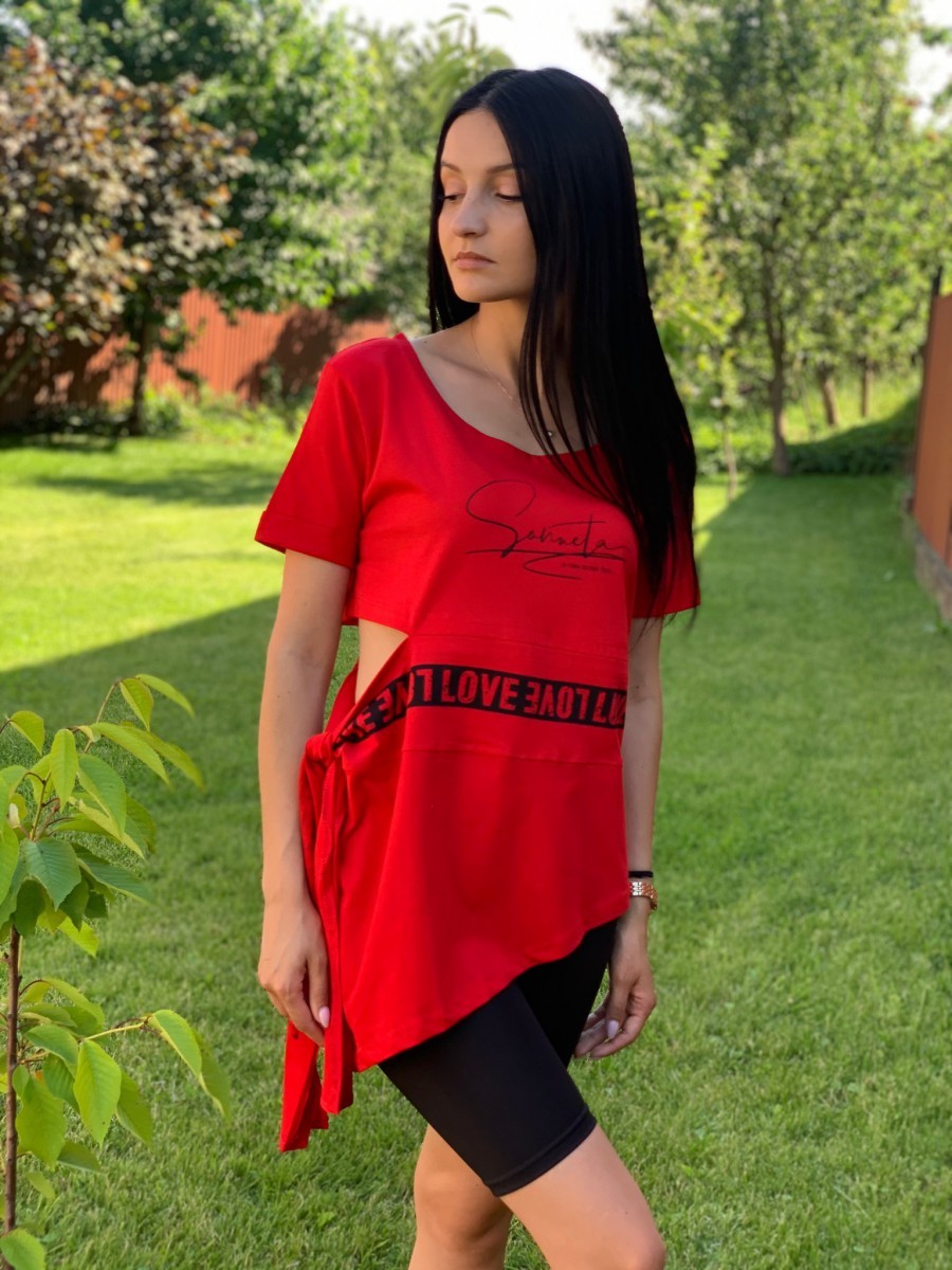 Женская стильная футболка в камнях