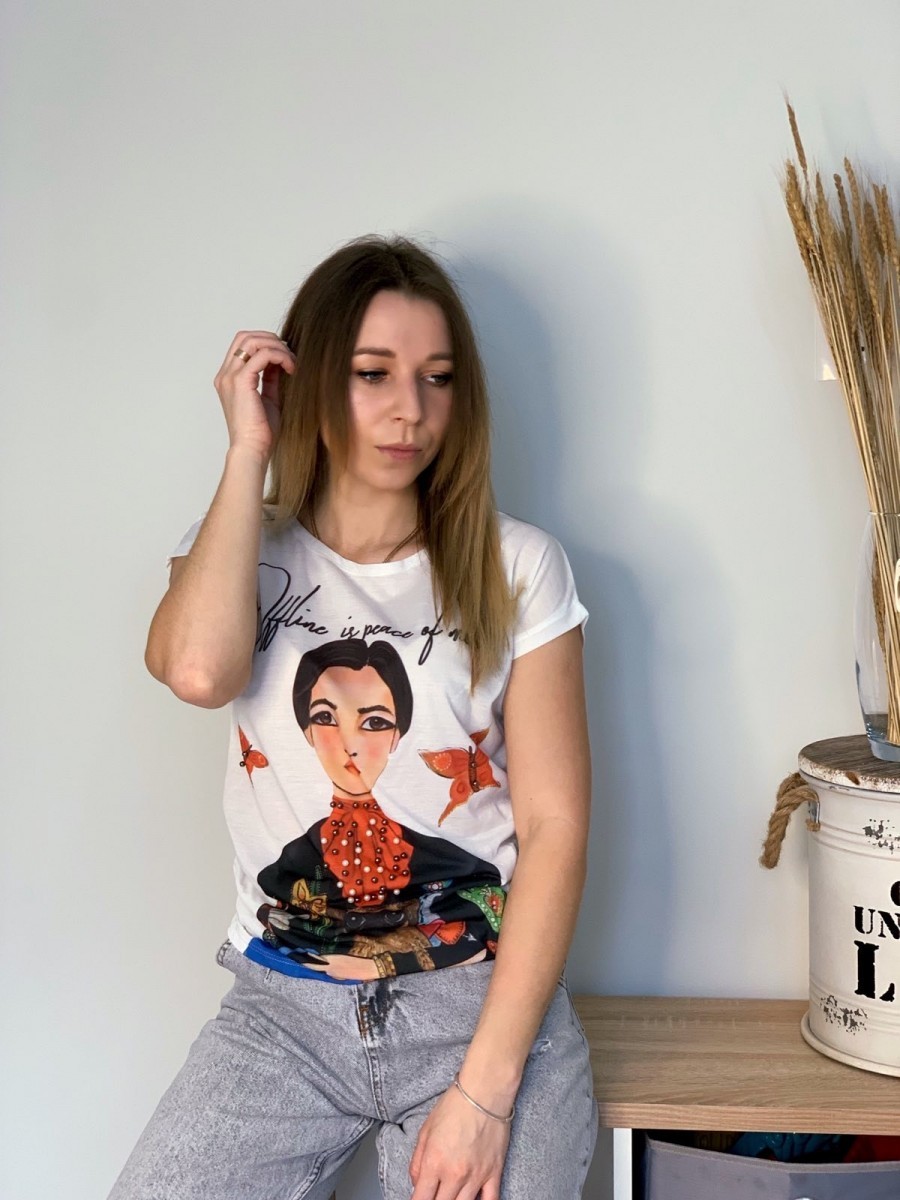 Женская стильная футболка в камнях