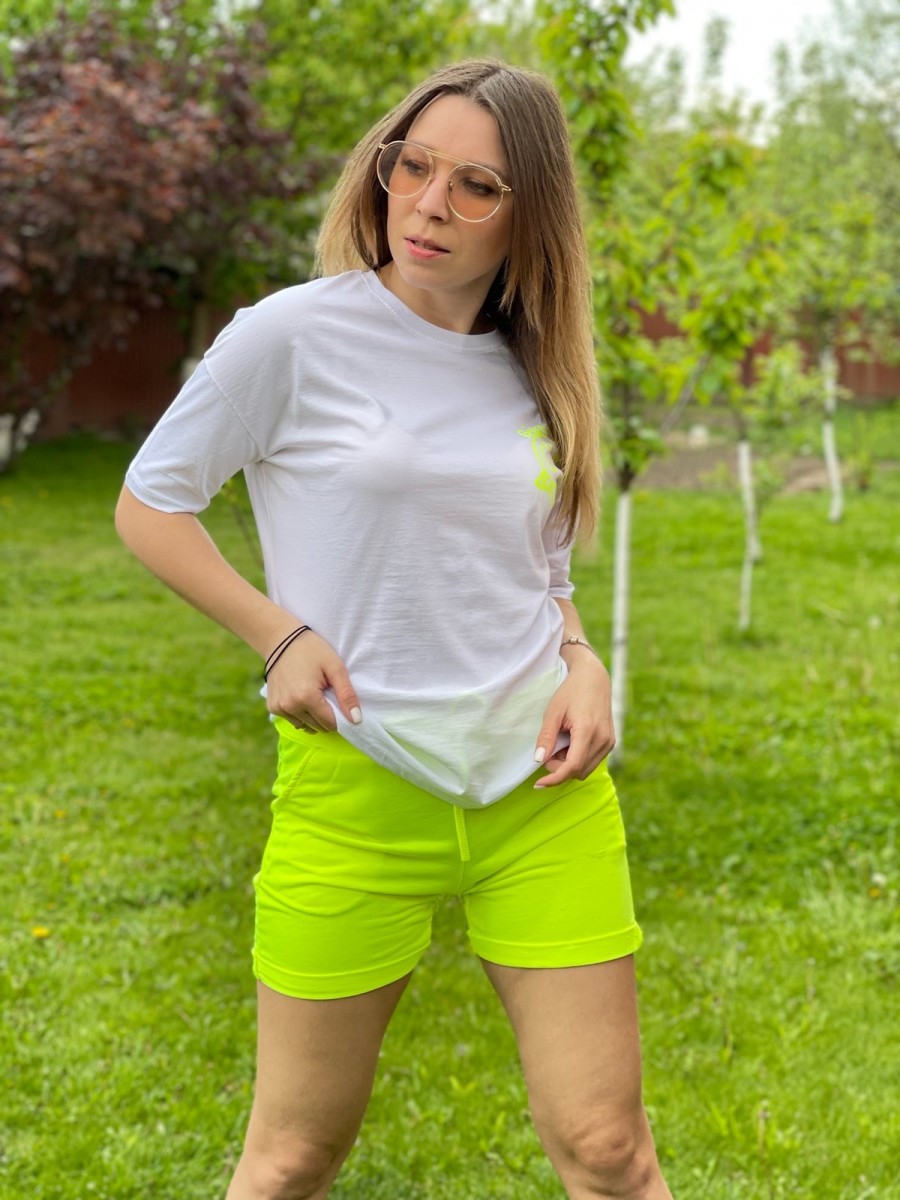 Женский  костюм с шортами