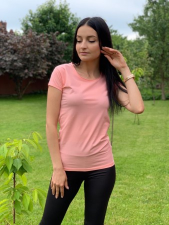 Женская стильная футболка 