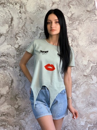 Женская стильная футболка