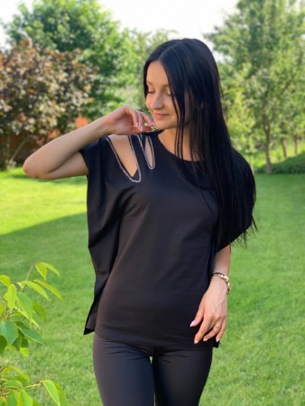 Женская стильная футболка в камнях