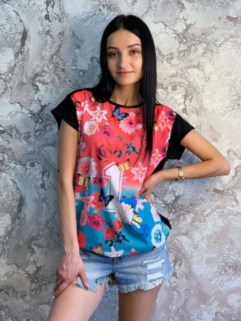 Женская стильная футболка 