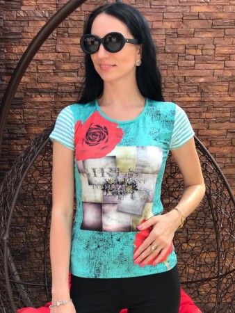Женская стильная футболка в камнях