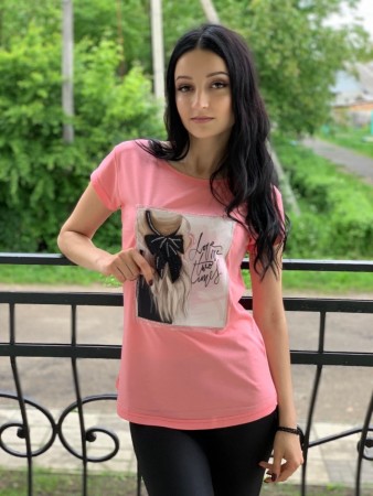Женская стильная футболка в камнях