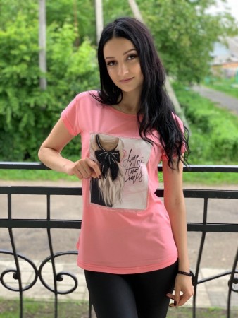 Женская стильная футболка в камнях