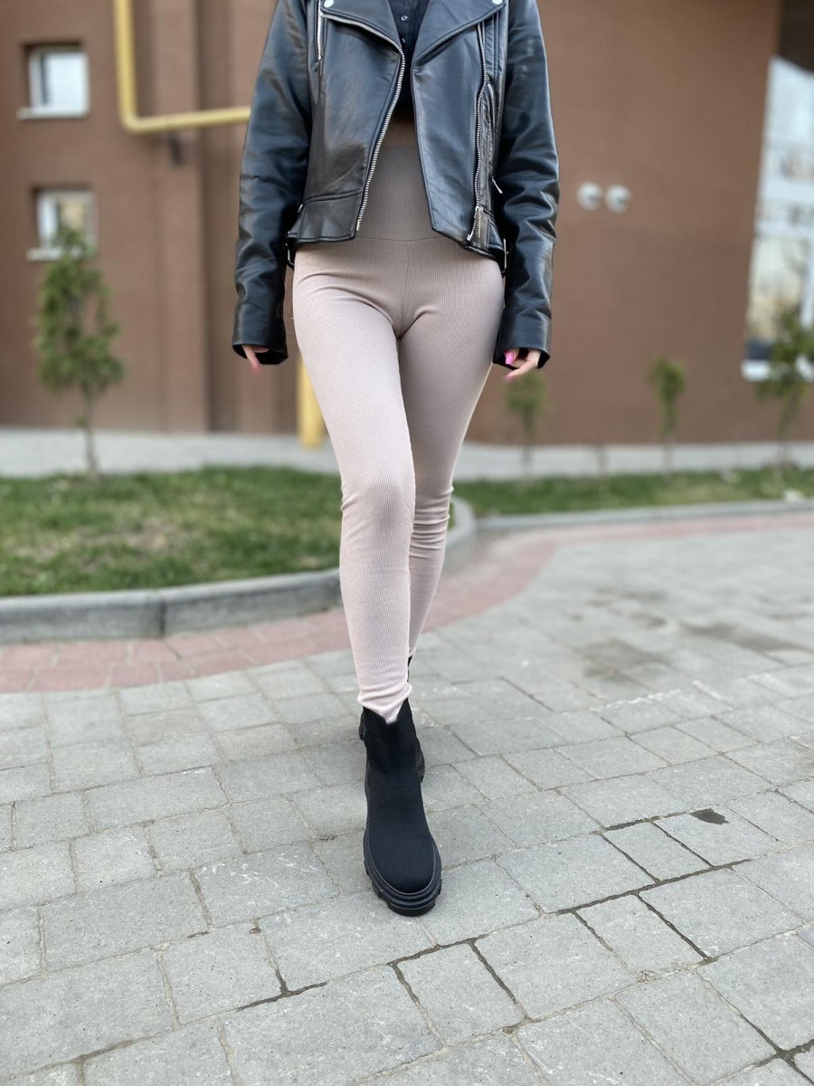 Леггинсы в рубчик