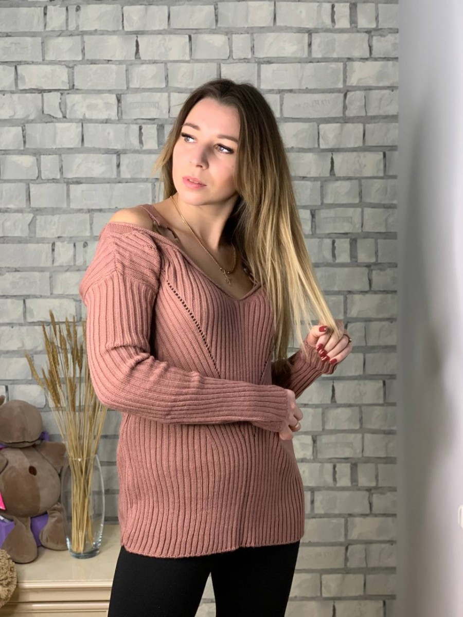 Женский стильный свитер 