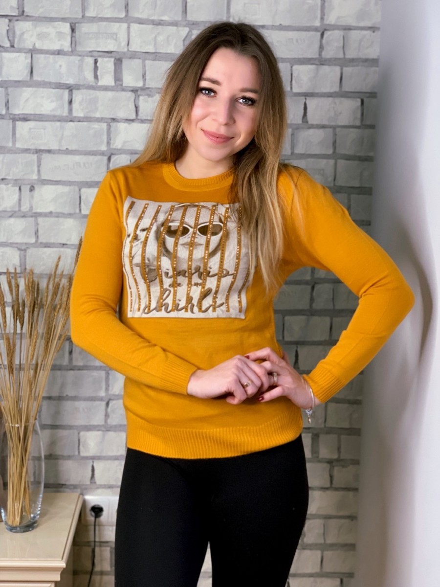 Женский стильный свитер 
