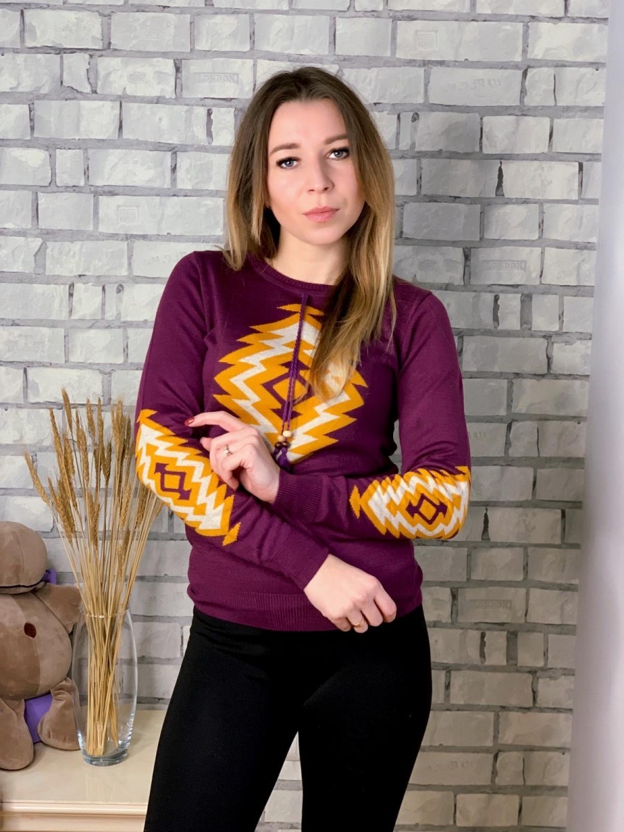 Женская стильная кофта в камнях