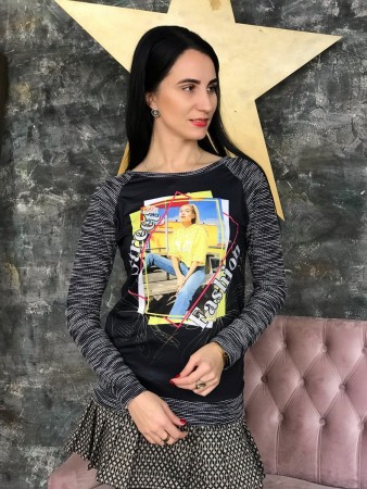 Женская стильная  кофта в камнях