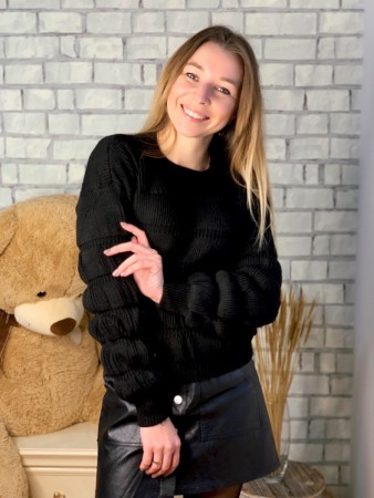 Женский стильный свитер 