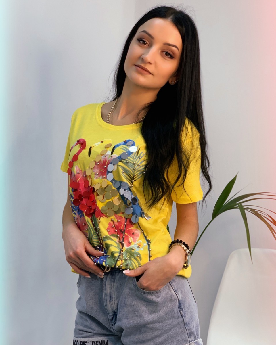 Женская стильная футболка в камнях