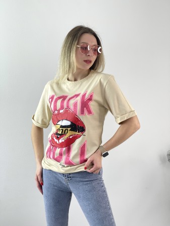 Женская  стильная футболка  в камнях 