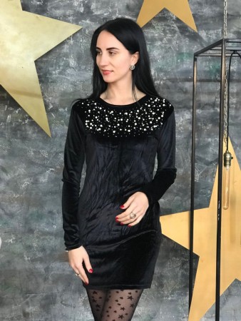 Женское стильное платье в камнях