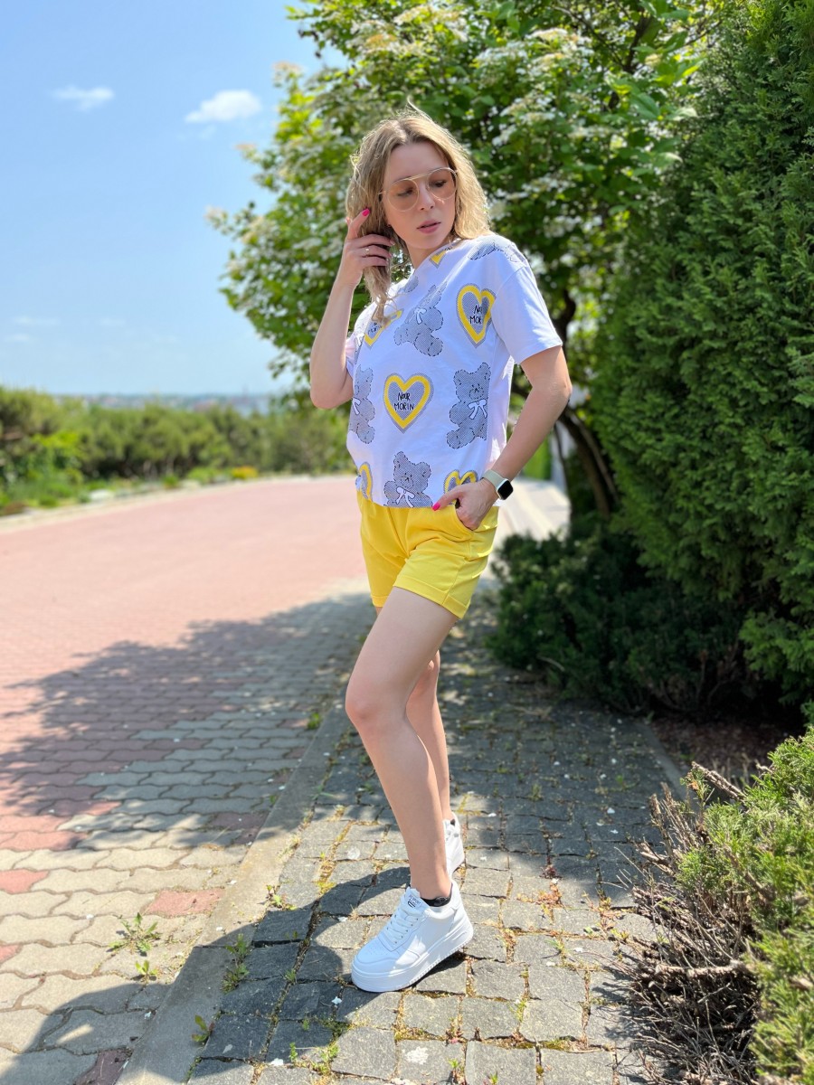 Женский  костюм с шортами