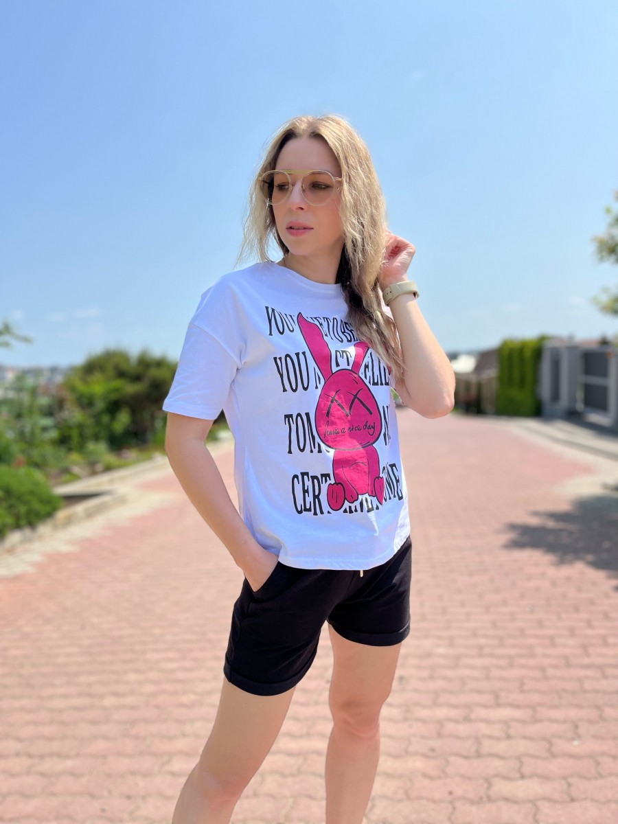Женский  костюм с шортами