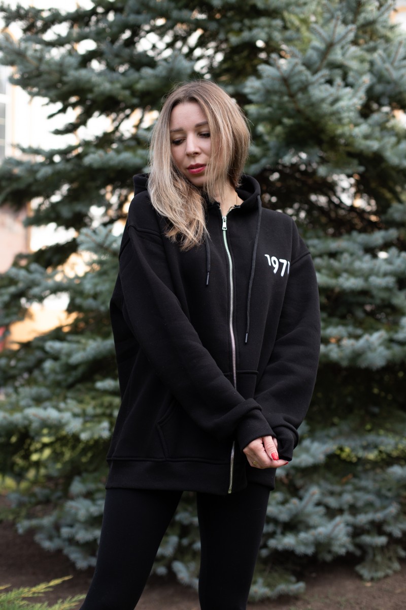 Женская зипка с капюшоном